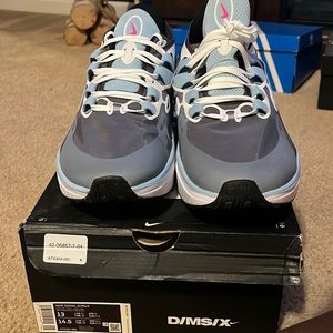 Im selling nike Sinhala shoes have not been worn